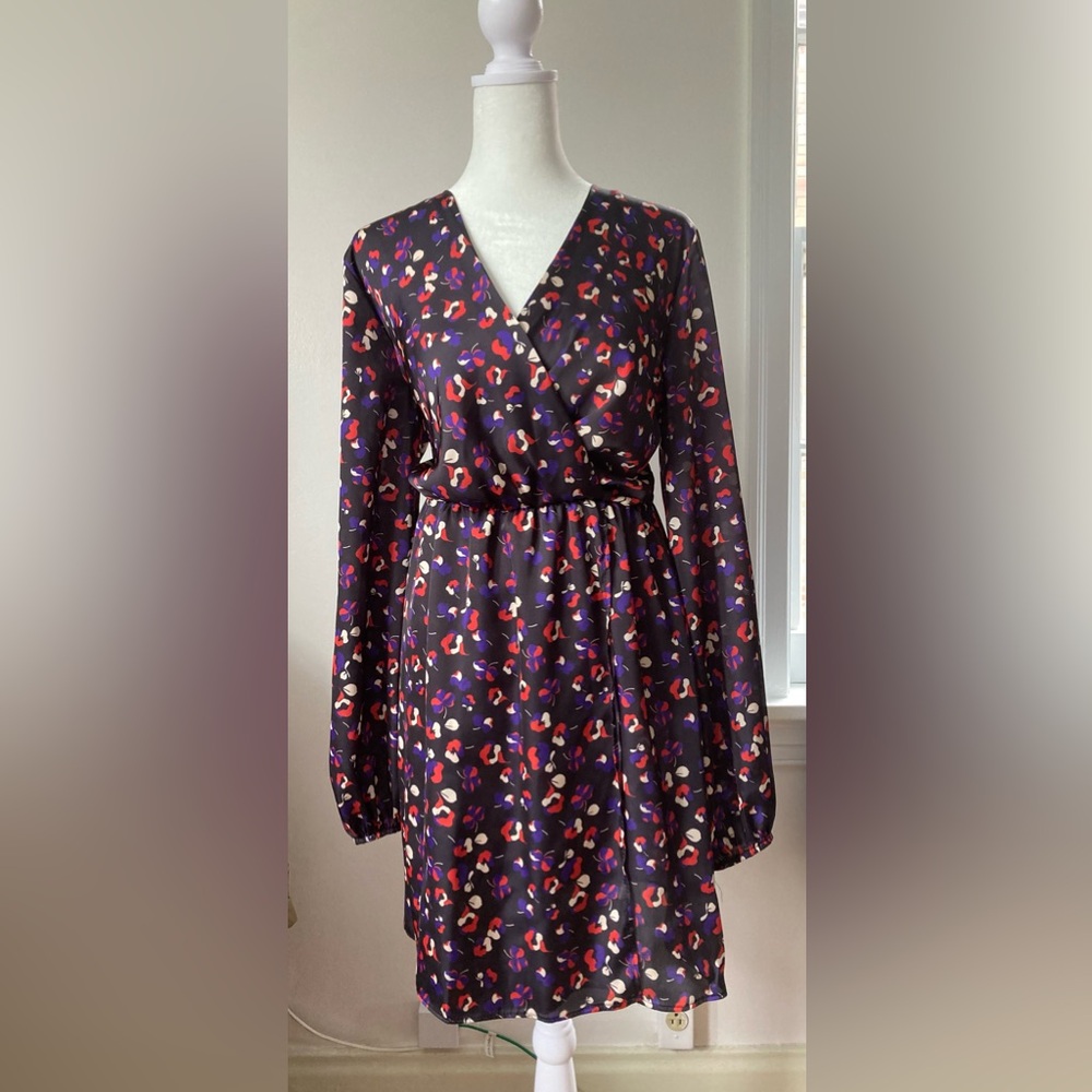 HAVEONE Elegant Red, White, Blue Floral Dress in Black - Long sleeve- Size M & L